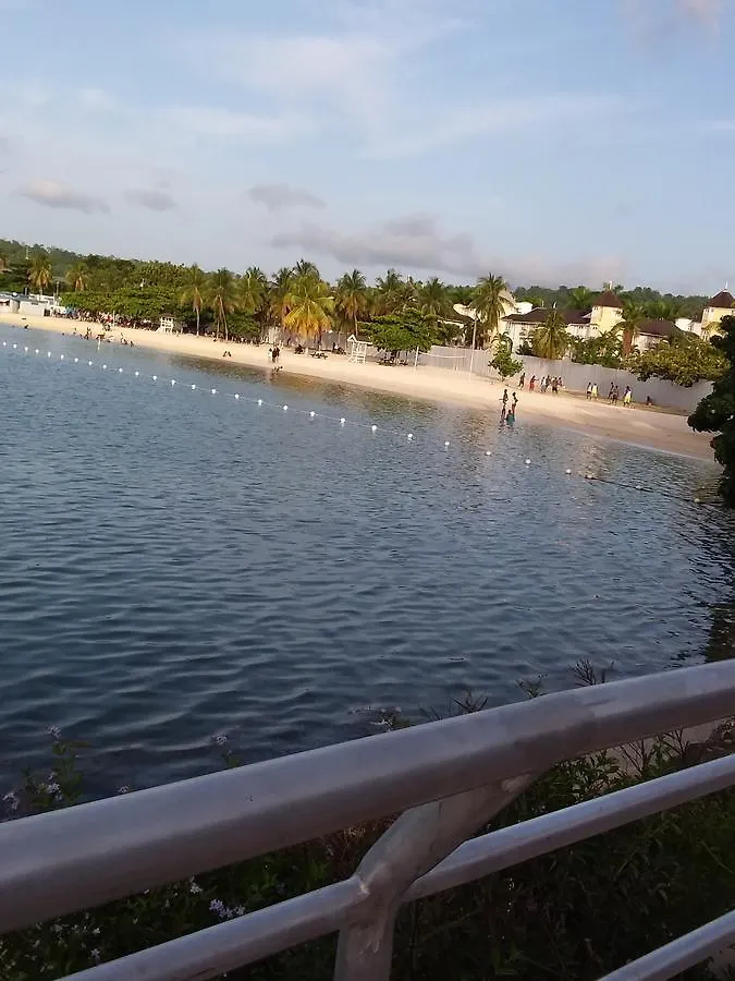 Mcfarlane'S Place Ocho Rios Giamaica