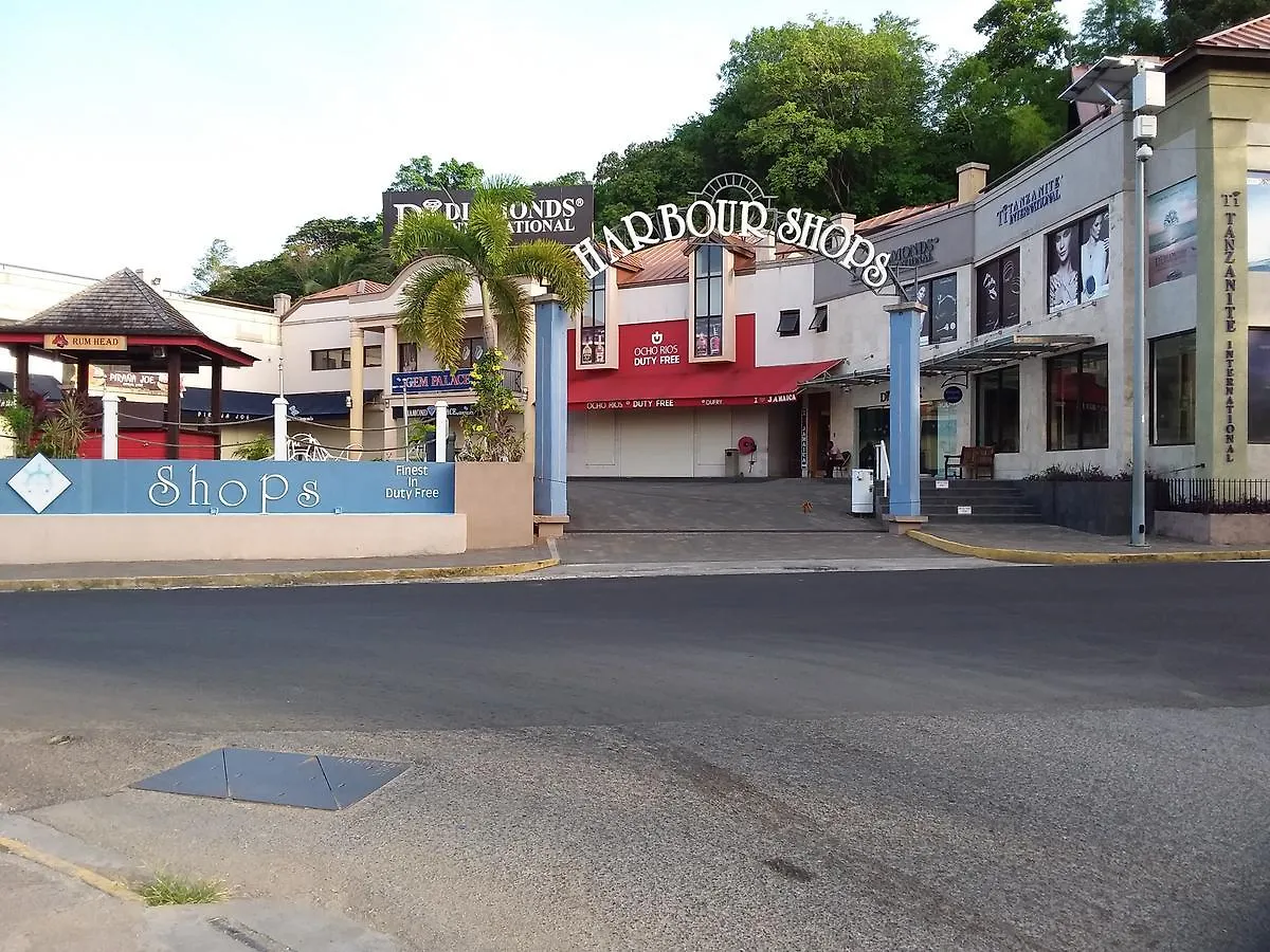 Mcfarlane'S Place Ocho Rios Appartamento